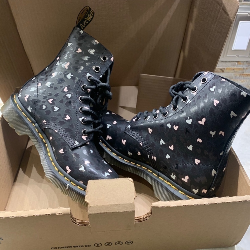 DR. MARTENS 1460 Pascal Hearts Lace-Up Boot - Picture 6 of 11